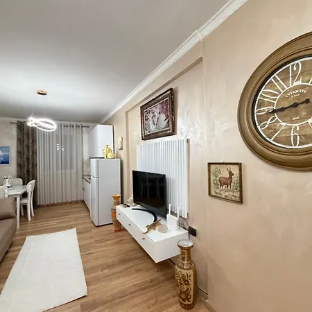 Apartment Luxury 4 Near Square 21