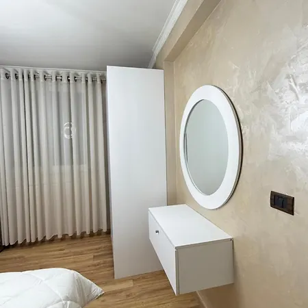Luxury 4 Near Square 21 Apartmán *