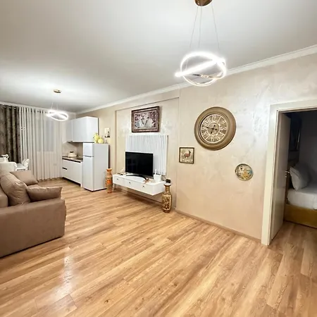 Luxury 4 Near Square 21 Tirana