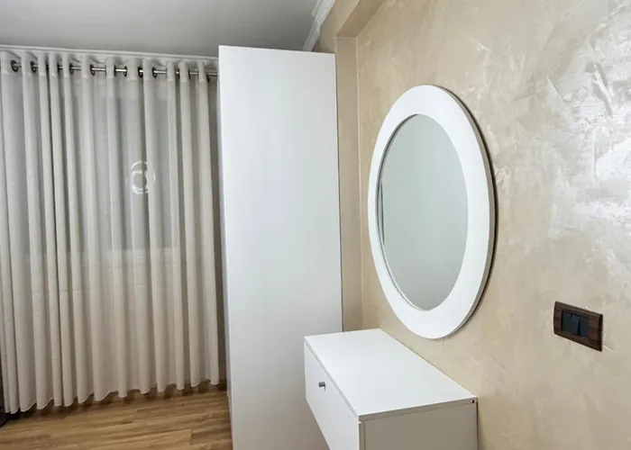 Luxury 4 Near Square 21 Apartment *