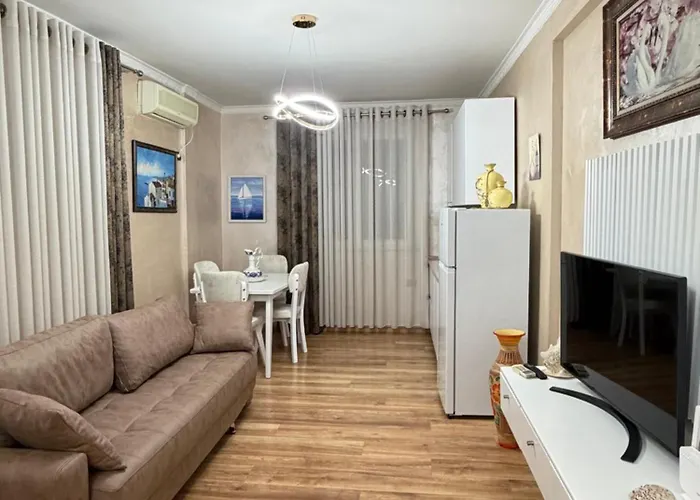 Luxury 4 Near Square 21 *