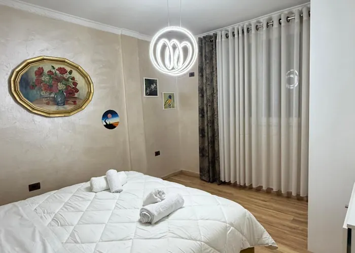 Luxury 4 Near Square 21 * Tirana